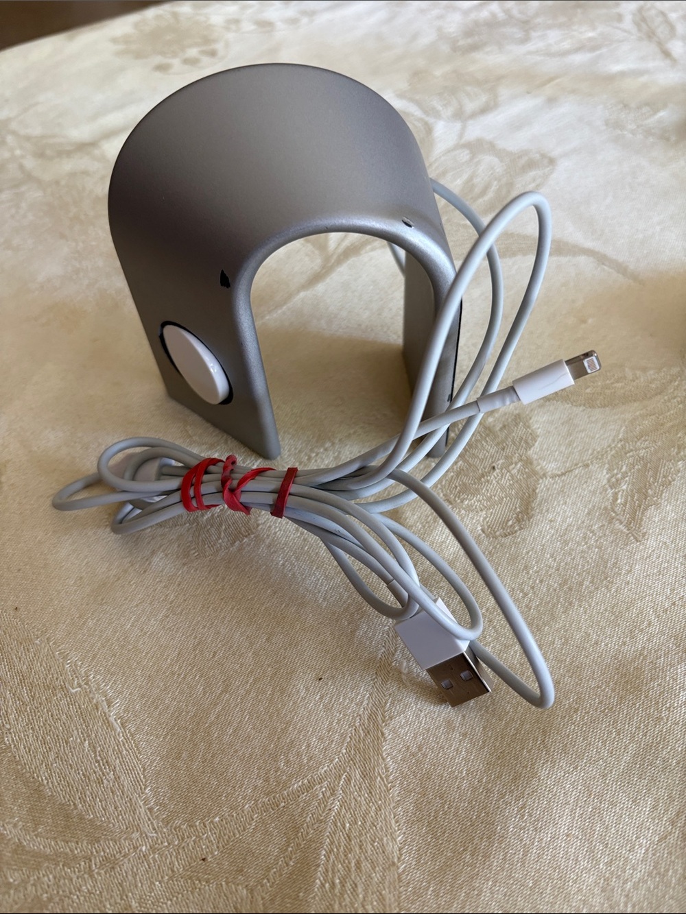 Aluminum charging stand & 2 n 1 charging cable w Puck Apple Watch